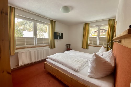 Bedroom Apartment B
